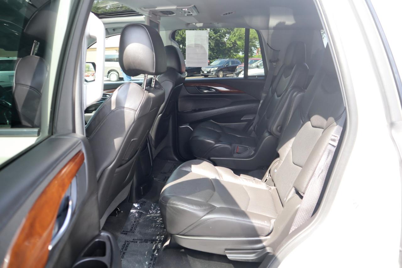 Cadillac Escalade Luxury 4WD 2016