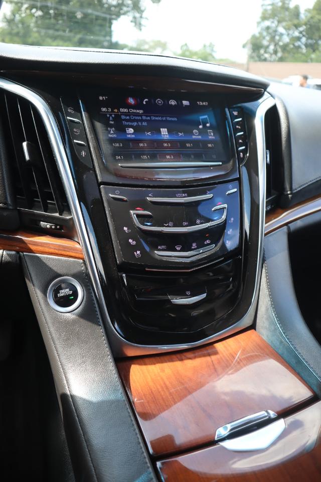Cadillac Escalade Luxury 4WD 2016