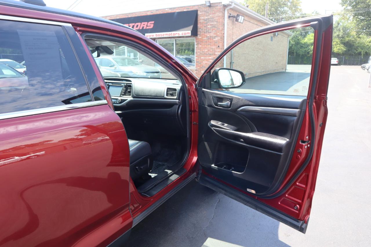 Toyota Highlander SE AWD V6 2019