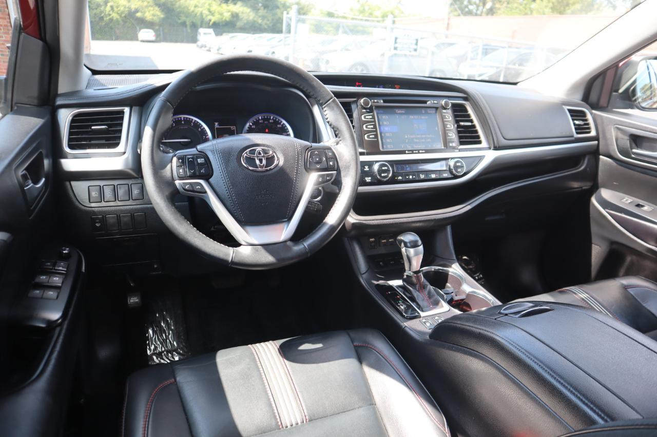 Toyota Highlander SE AWD V6 2019
