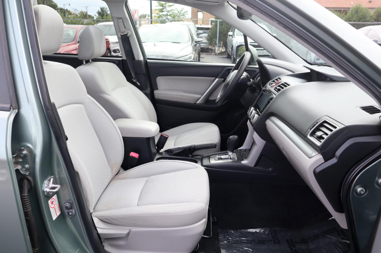 Subaru Forester 2.5i Premium PZEV CVT 2016