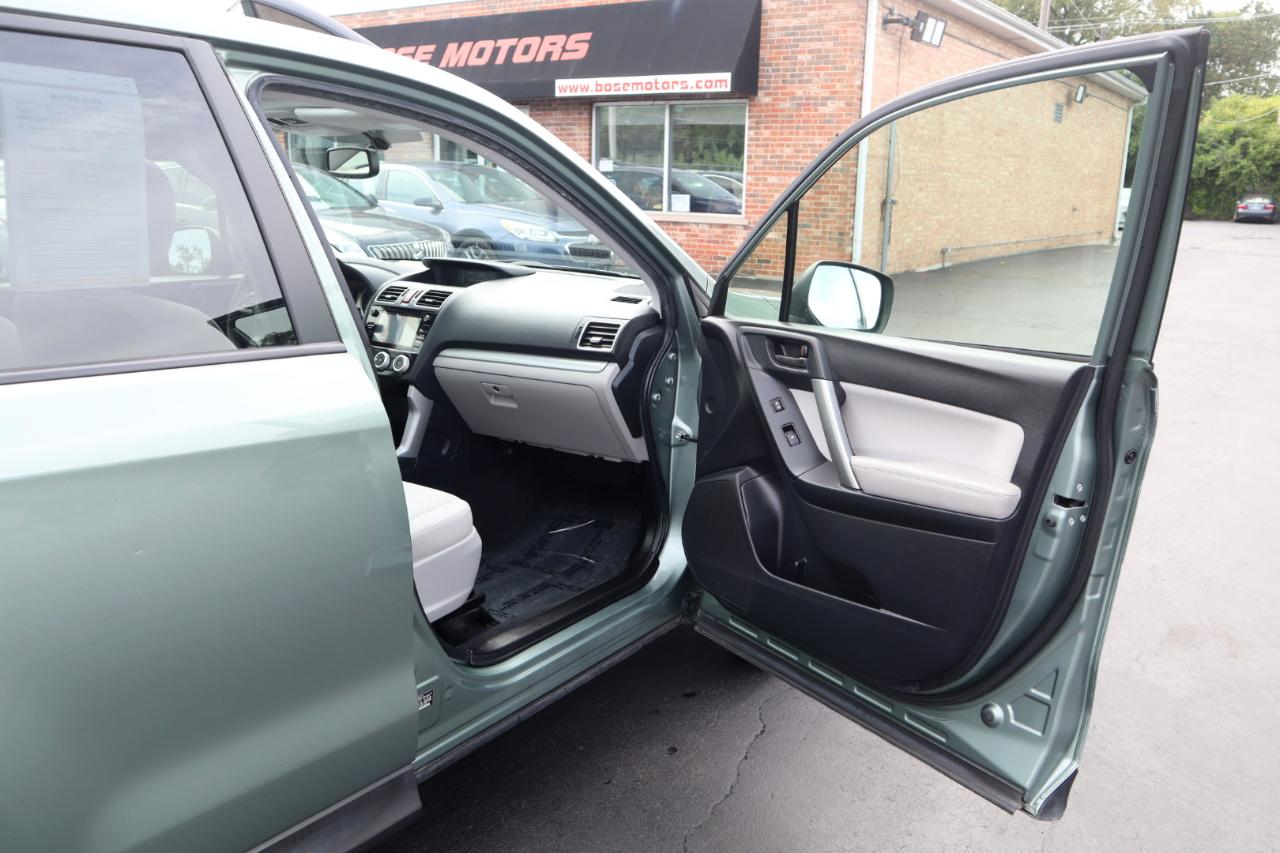 Subaru Forester 2.5i Premium PZEV CVT 2016