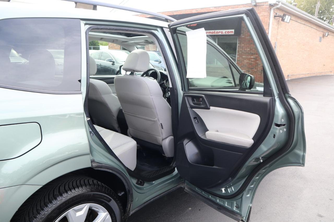 Subaru Forester 2.5i Premium PZEV CVT 2016