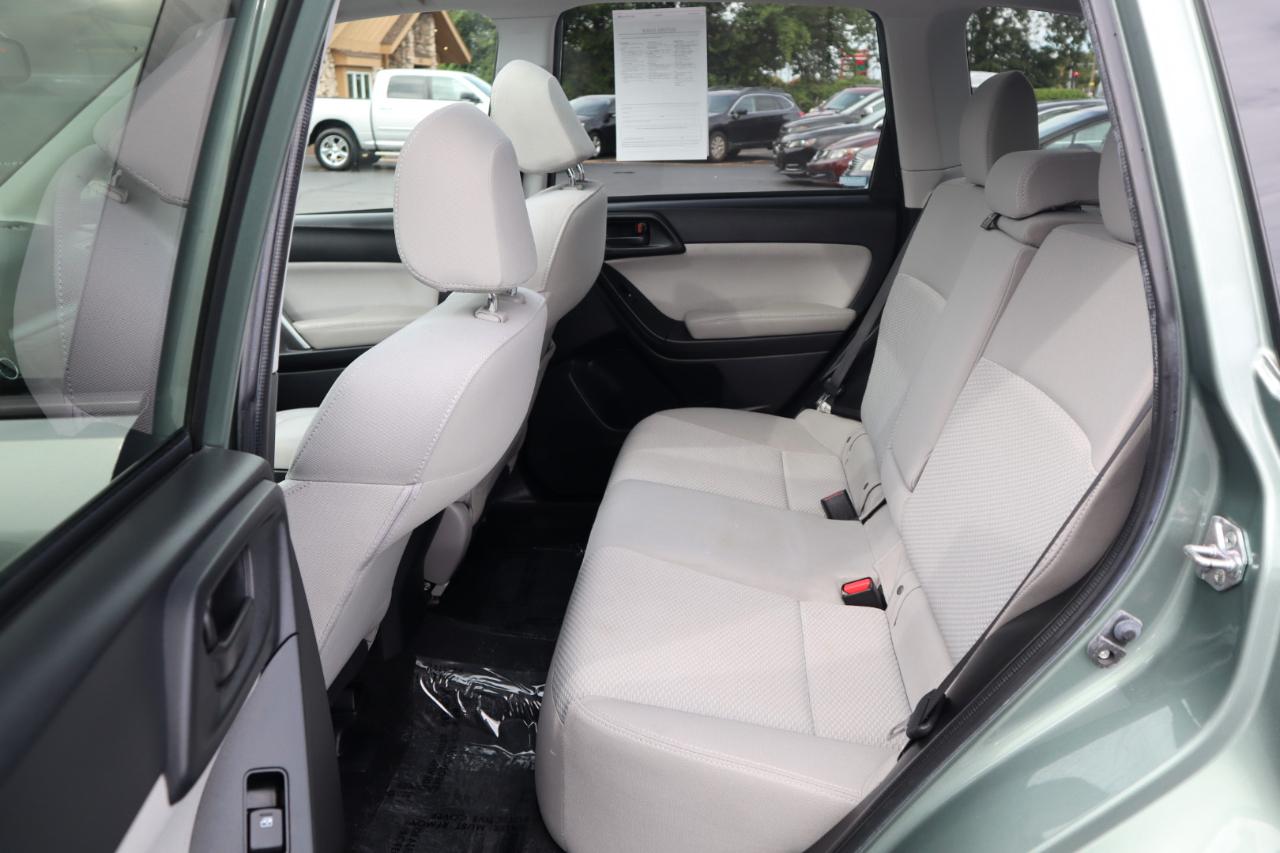 Subaru Forester 2.5i Premium PZEV CVT 2016