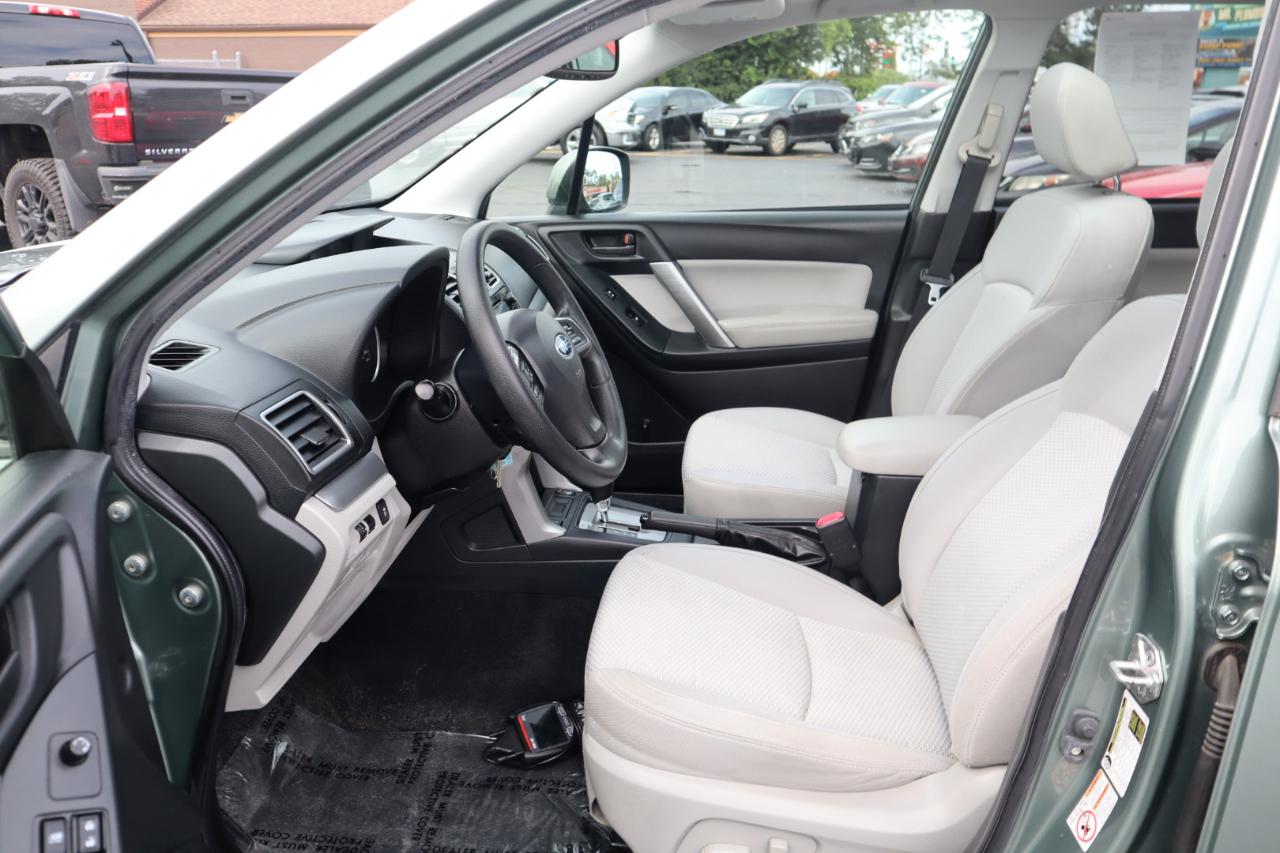 Subaru Forester 2.5i Premium PZEV CVT 2016