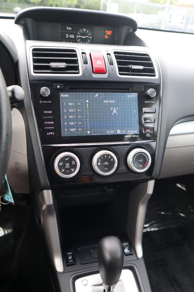 Subaru Forester 2.5i Premium PZEV CVT 2016