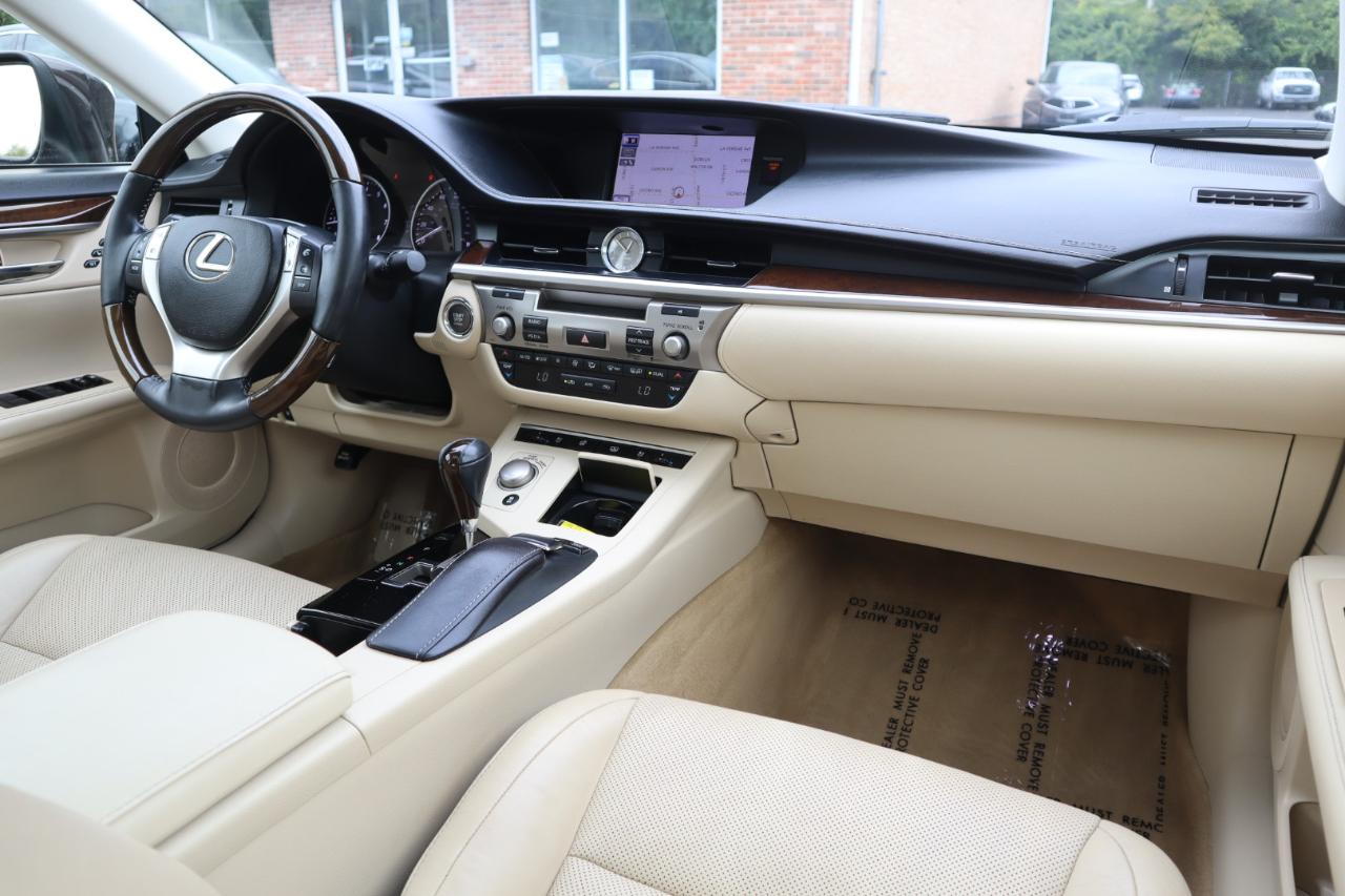 Lexus ES 350 Sedan 2013