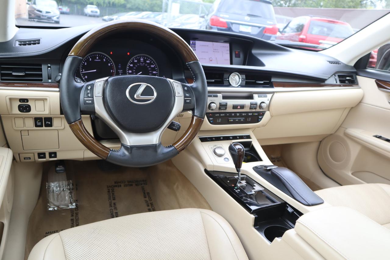 Lexus ES 350 Sedan 2013
