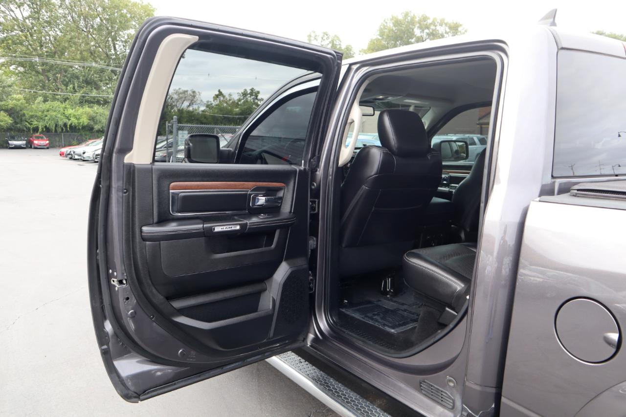 RAM 1500 Laramie Crew Cab SWB 4WD 2017
