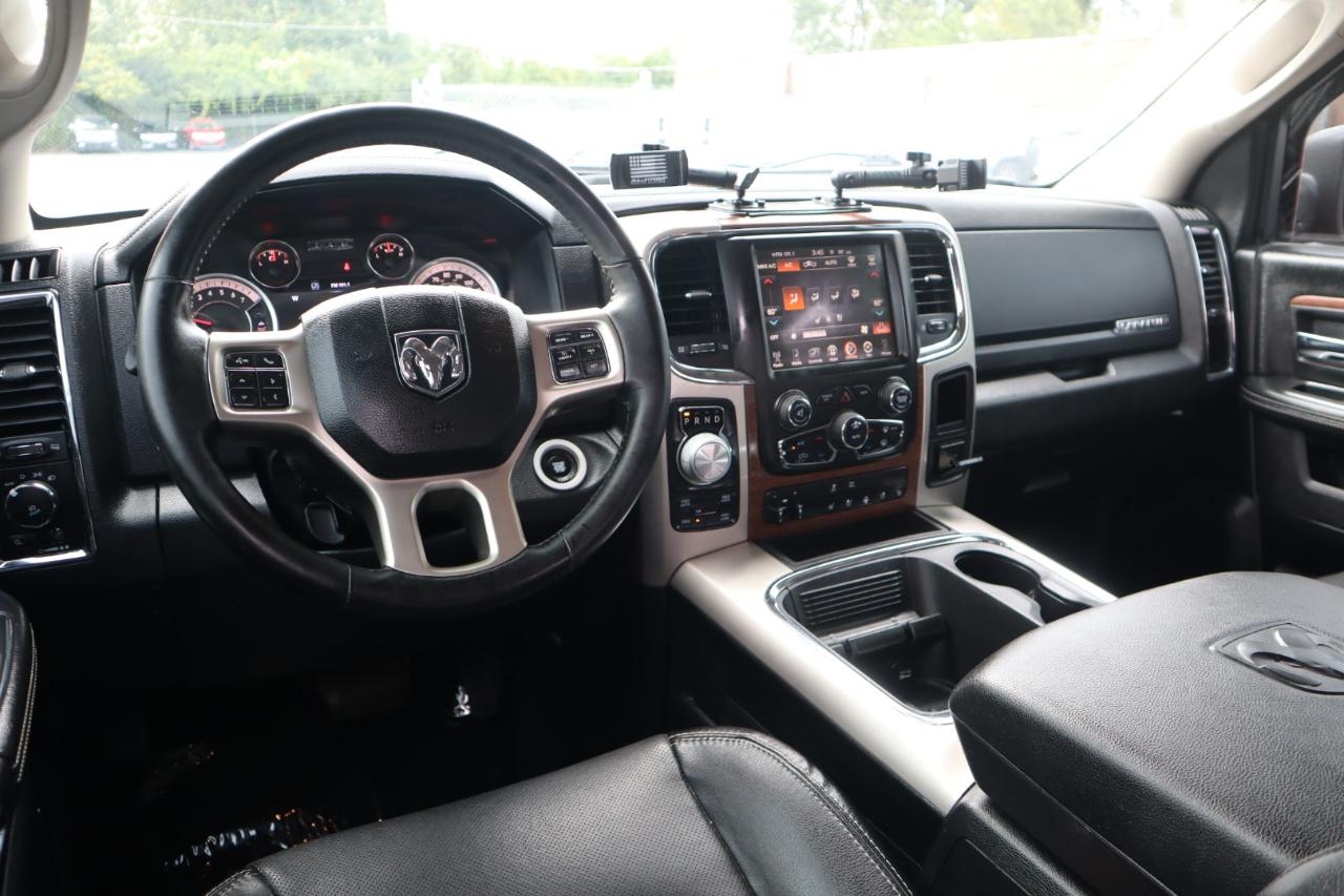 RAM 1500 Laramie Crew Cab SWB 4WD 2017