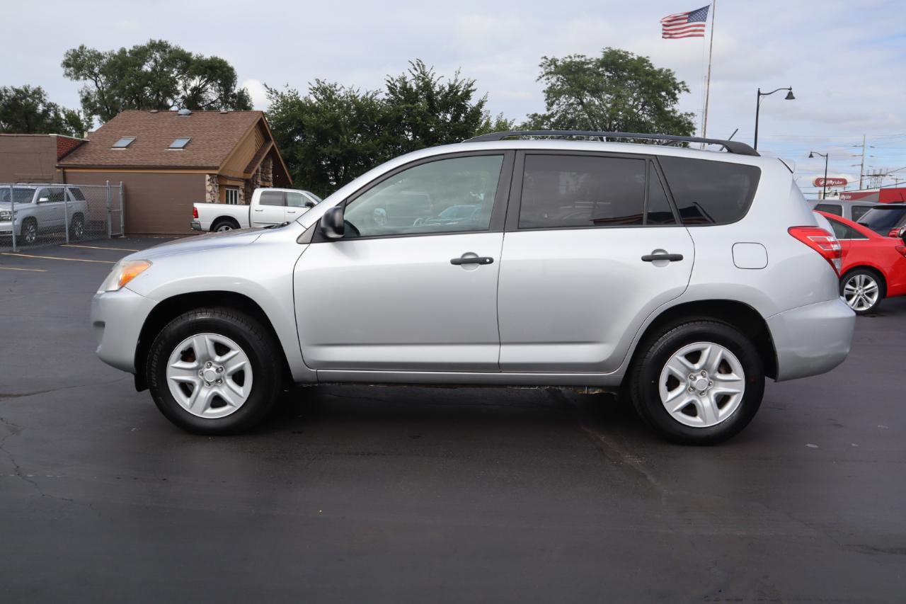 Toyota RAV4 Base I4 4WD 2012