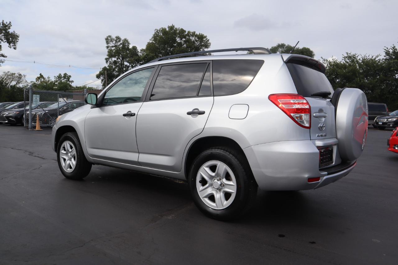 Toyota RAV4 Base I4 4WD 2012