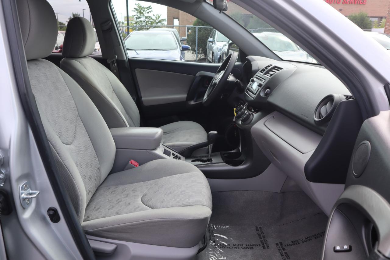 Toyota RAV4 Base I4 4WD 2012
