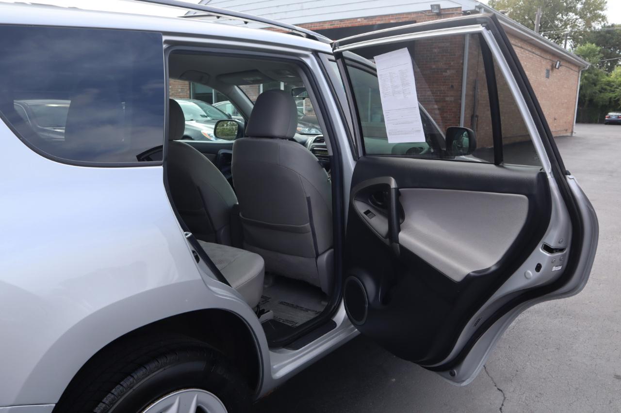 Toyota RAV4 Base I4 4WD 2012