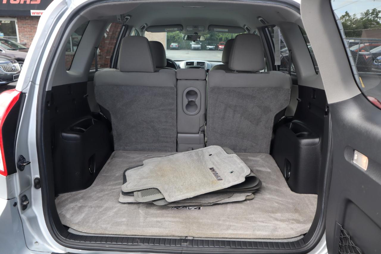 Toyota RAV4 Base I4 4WD 2012