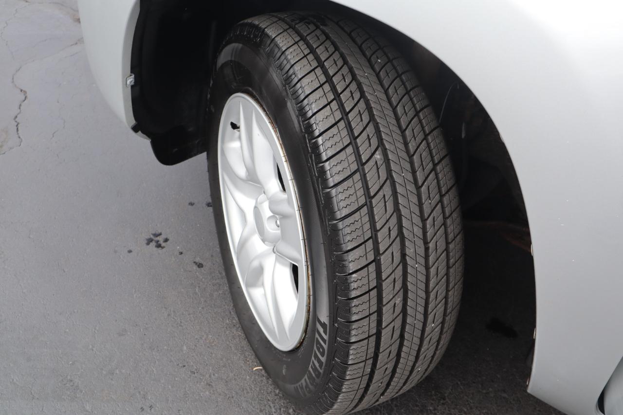 Toyota RAV4 Base I4 4WD 2012