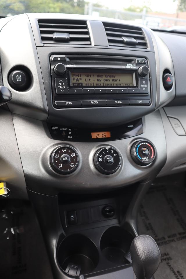 Toyota RAV4 Base I4 4WD 2012