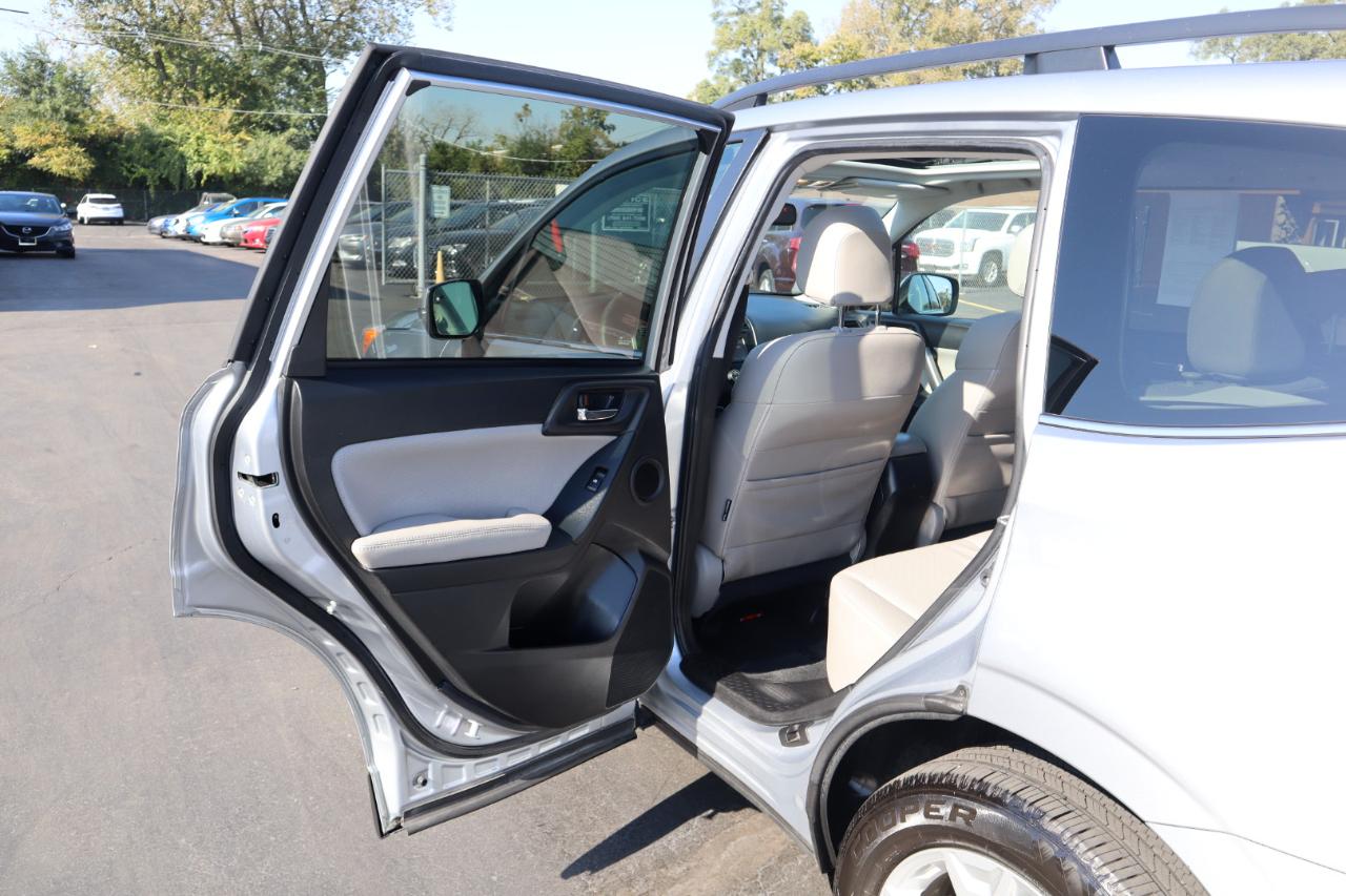 Subaru Forester 2.5i Touring 2014