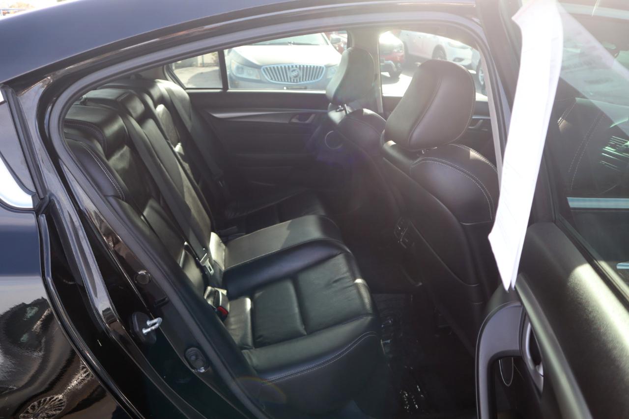 Acura TL 5-Speed AT SH-AWD with Tech Package 2010