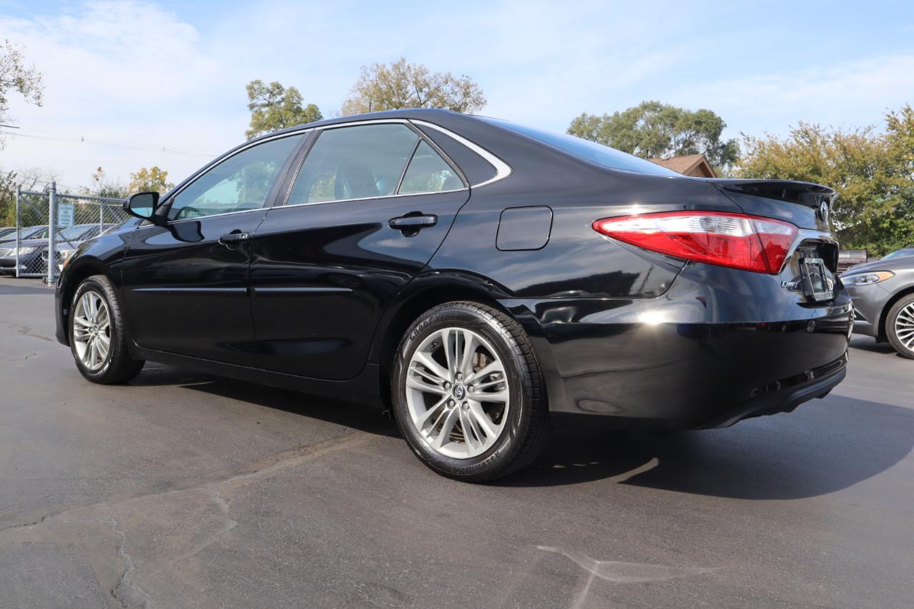 Toyota Camry SE 2017
