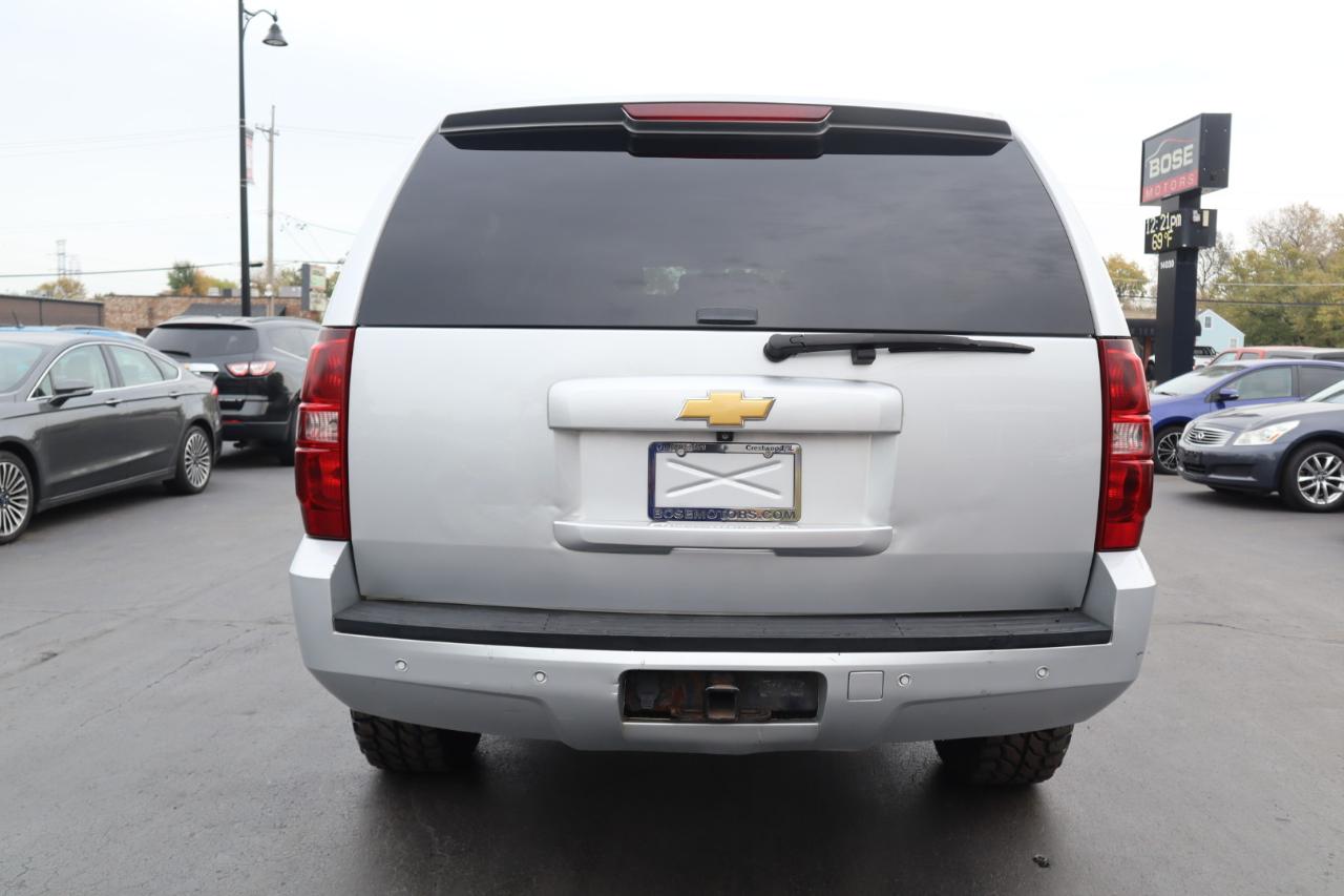 Chevrolet Suburban LT 1500 4WD 2014