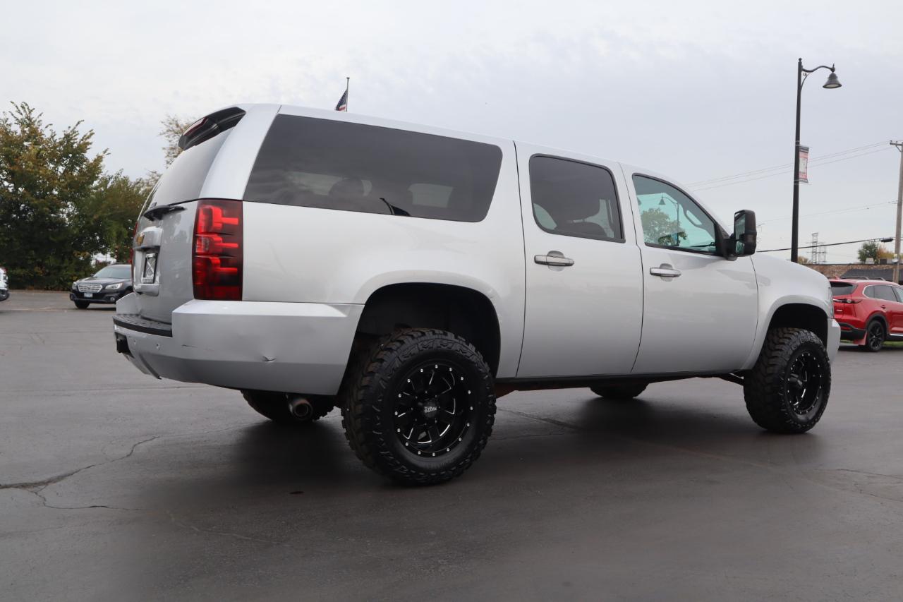 Chevrolet Suburban LT 1500 4WD 2014