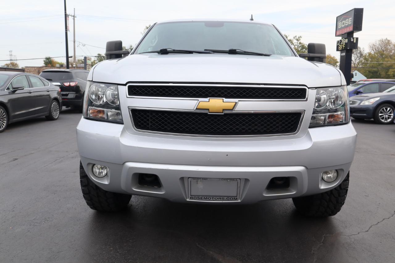 Chevrolet Suburban LT 1500 4WD 2014