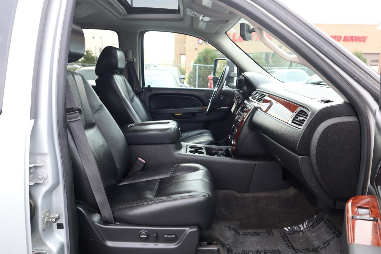Chevrolet Suburban LT 1500 4WD 2014