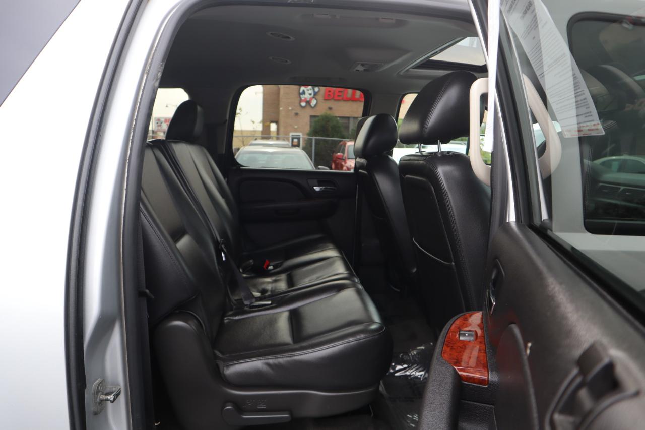 Chevrolet Suburban LT 1500 4WD 2014