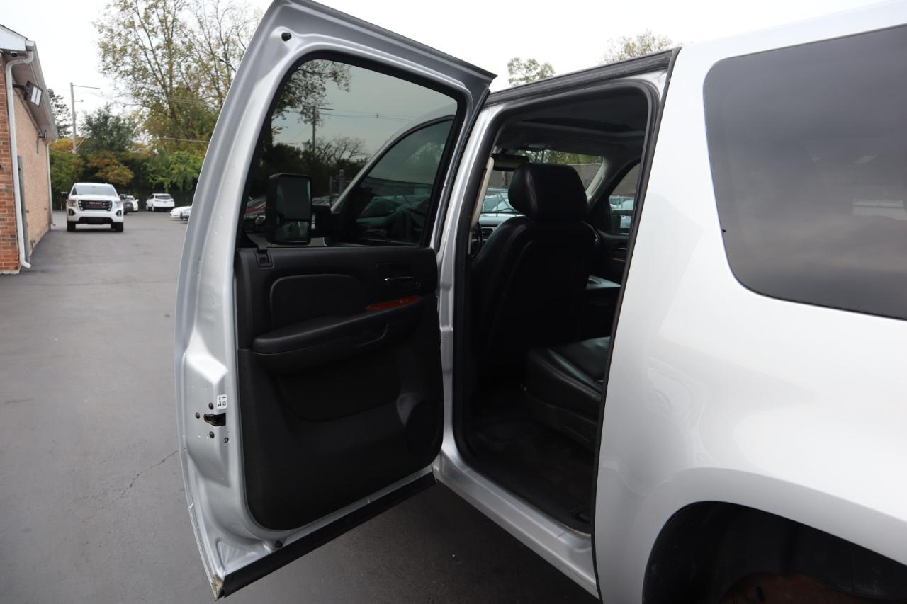 Chevrolet Suburban LT 1500 4WD 2014