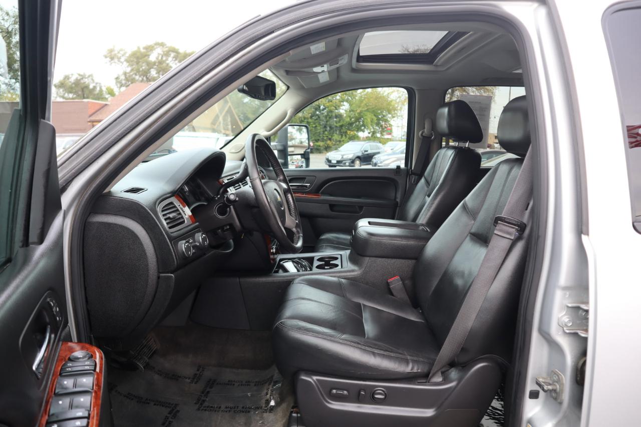 Chevrolet Suburban LT 1500 4WD 2014