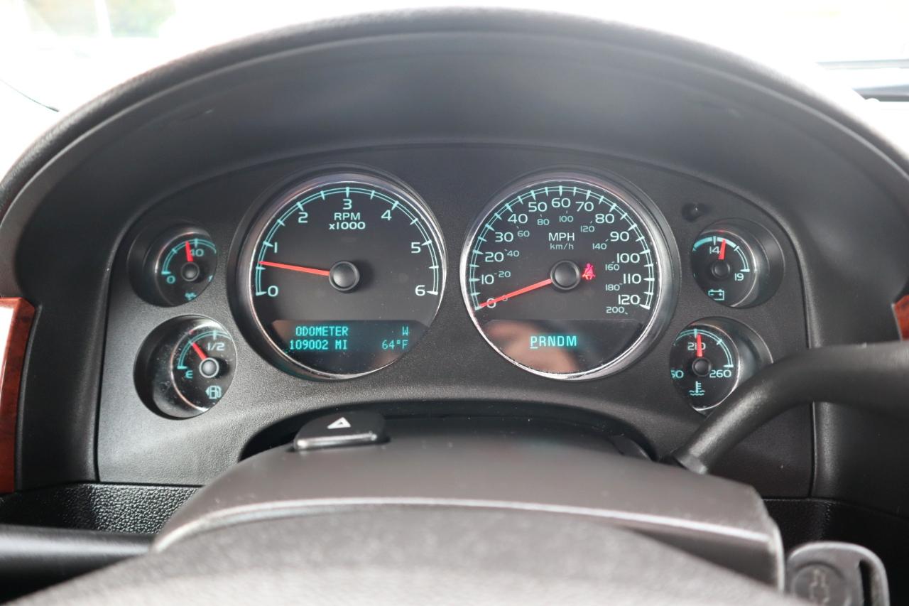 Chevrolet Suburban LT 1500 4WD 2014