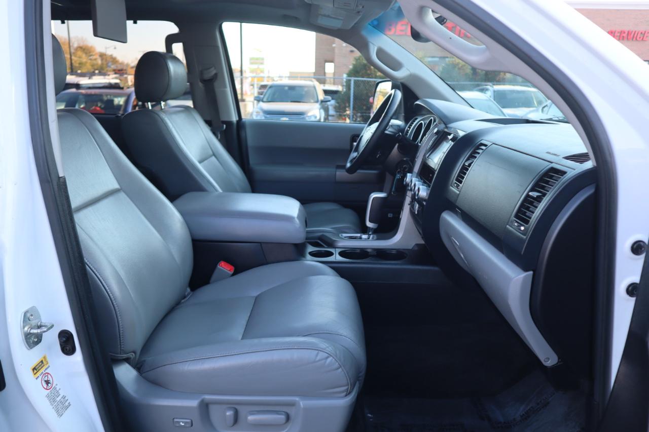 Toyota Sequoia Limited 4WD FFV 2013