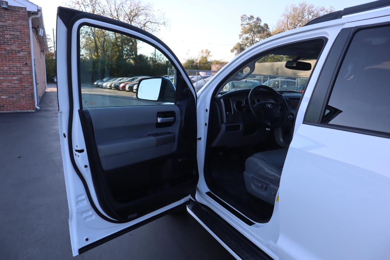 Toyota Sequoia Limited 4WD FFV 2013