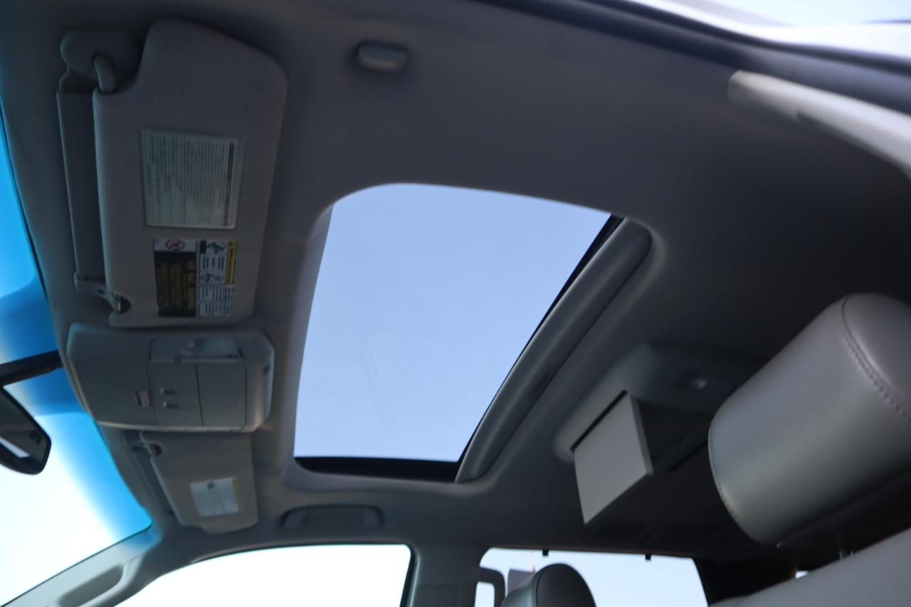 Toyota Sequoia Limited 4WD FFV 2013
