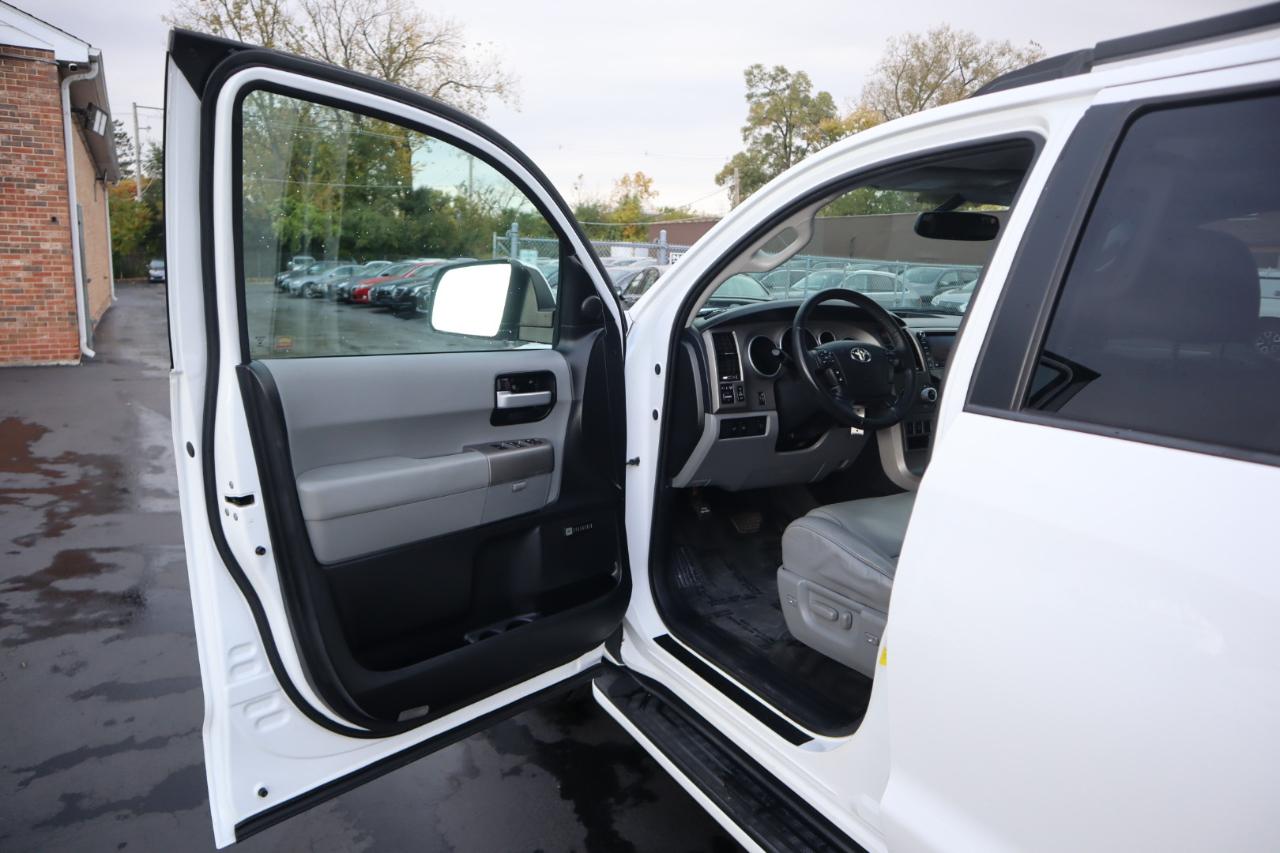 Toyota Sequoia Limited 4WD FFV 2013