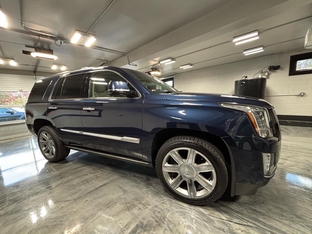 Cadillac Escalade 4WD 4dr Premium Luxury 2020