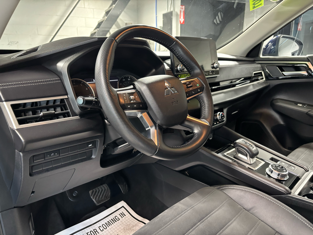 Mitsubishi Outlander SE Black Edition S-AWC 2023