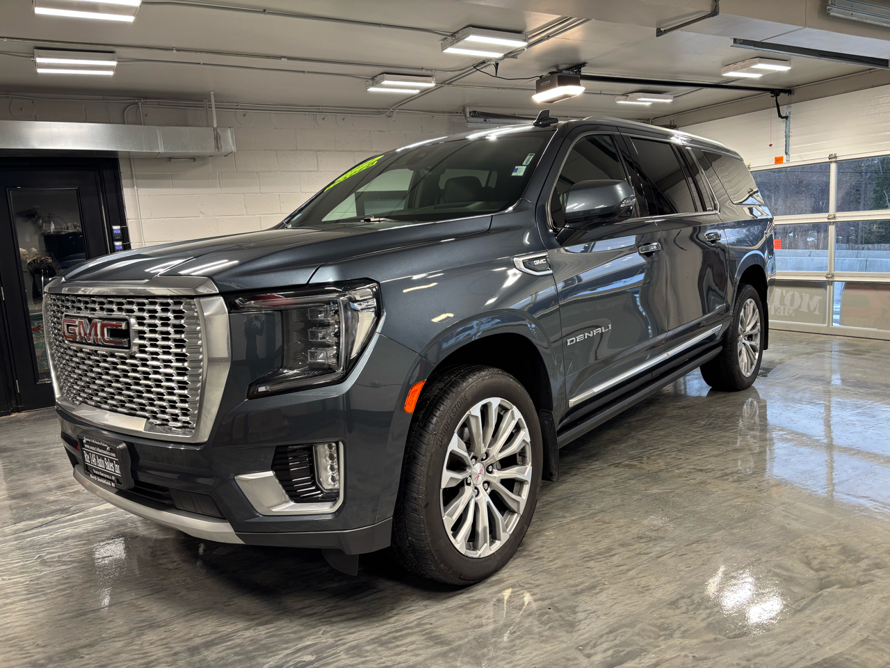 GMC Yukon XL 4WD 4dr Denali 2021