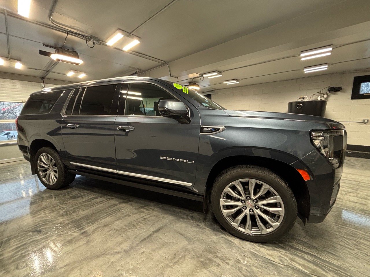 GMC Yukon XL 4WD 4dr Denali 2021