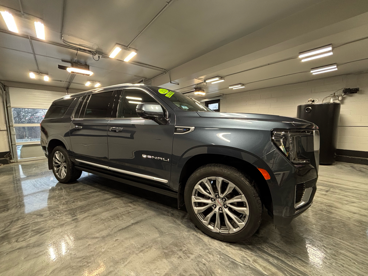 GMC Yukon XL 4WD 4dr Denali 2021