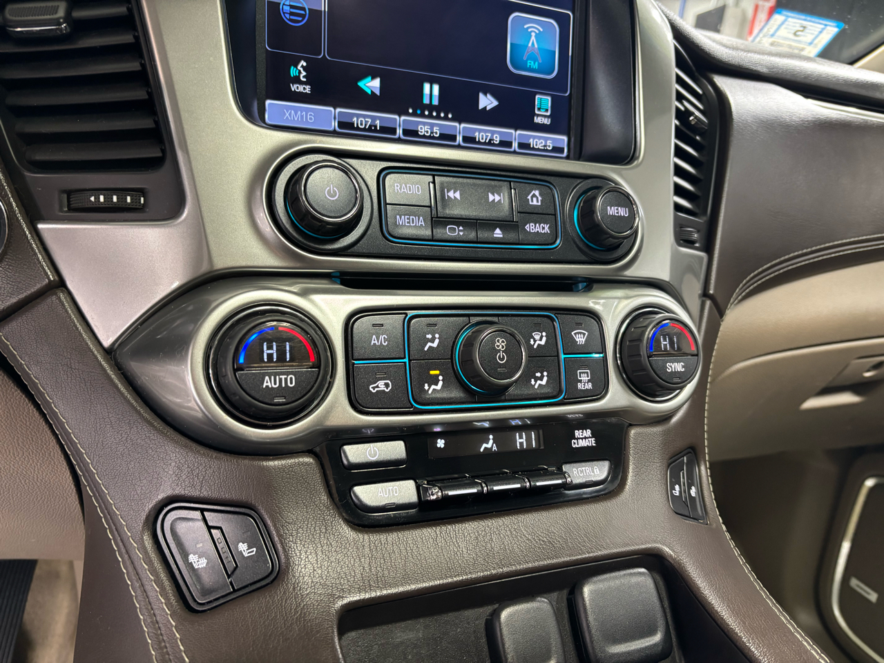 Chevrolet Tahoe 4WD 4dr LT 2015