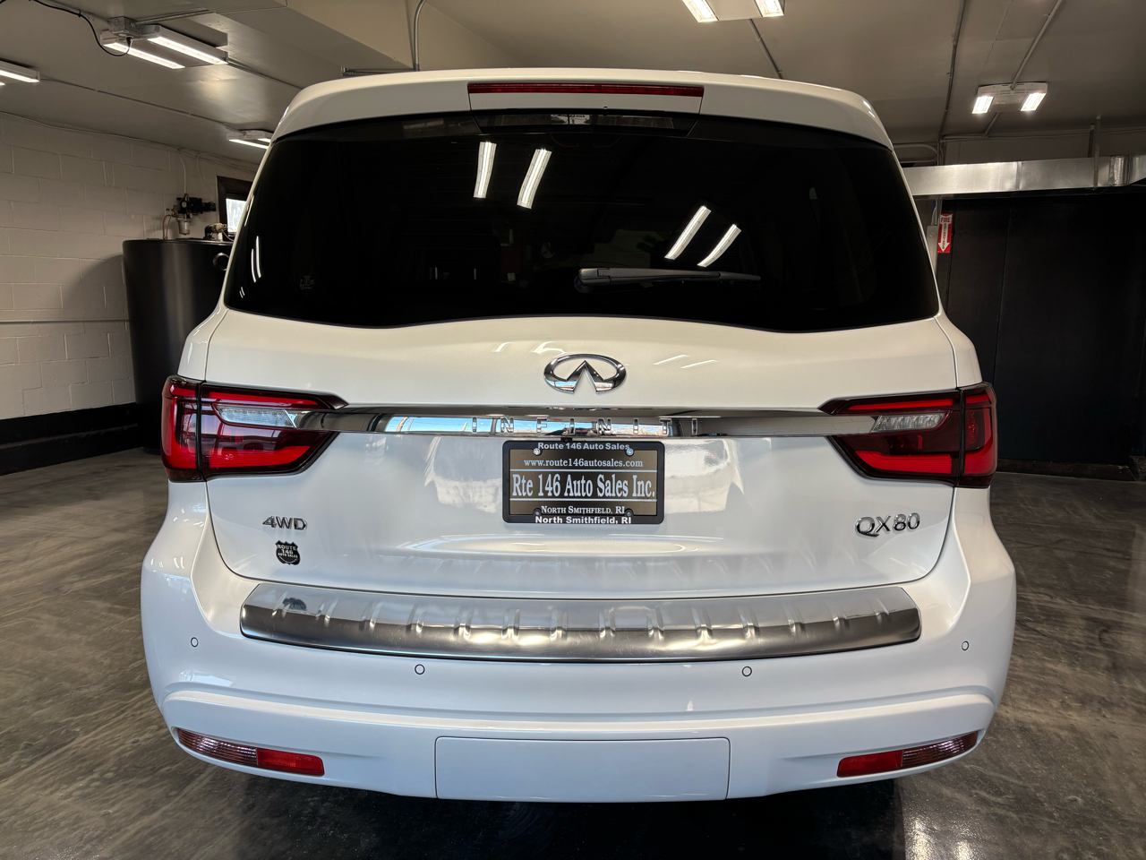 Infiniti QX80 LUXE AWD 2022