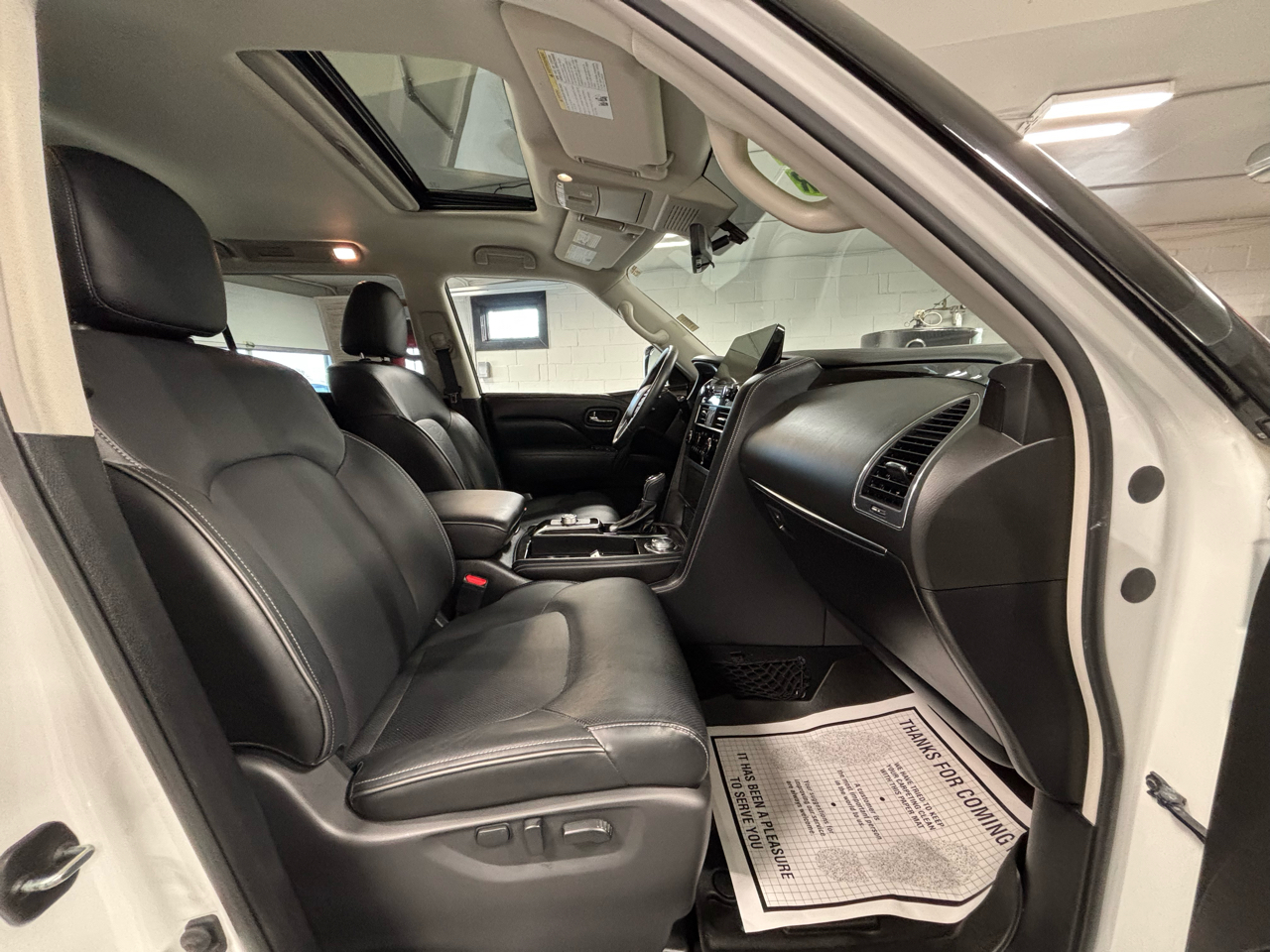 Infiniti QX80 LUXE AWD 2022