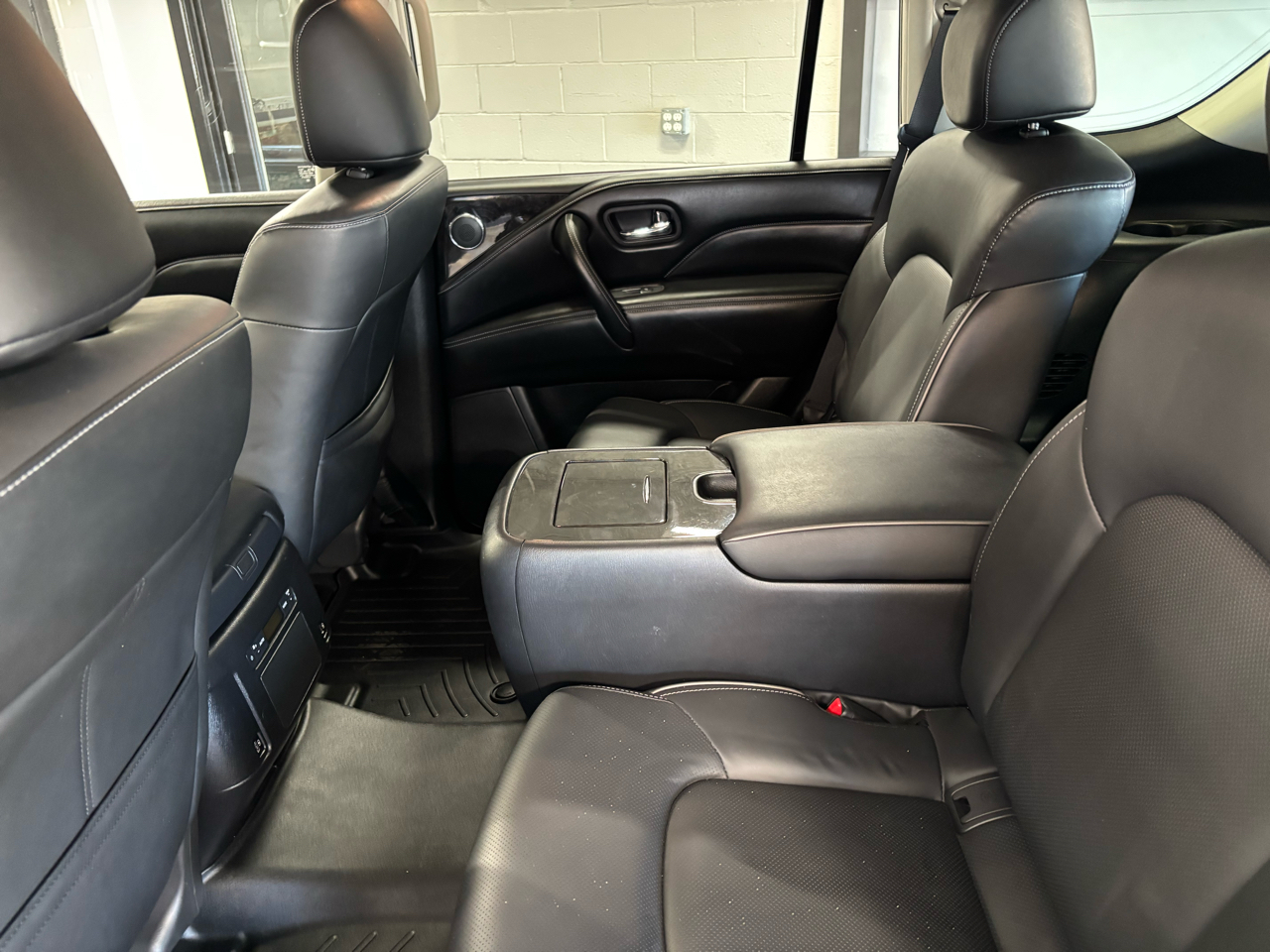 Infiniti QX80 LUXE AWD 2022