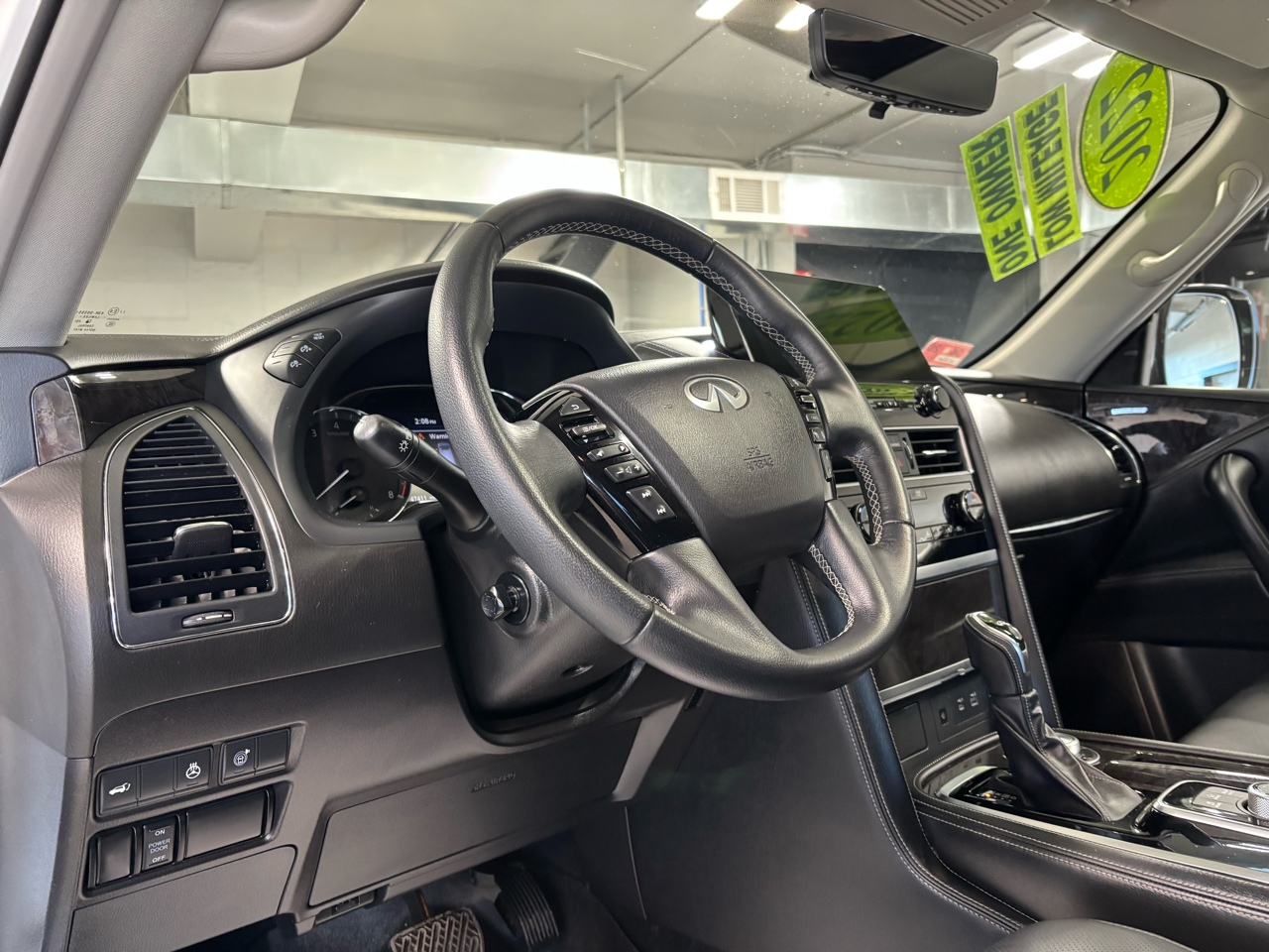 Infiniti QX80 LUXE AWD 2022