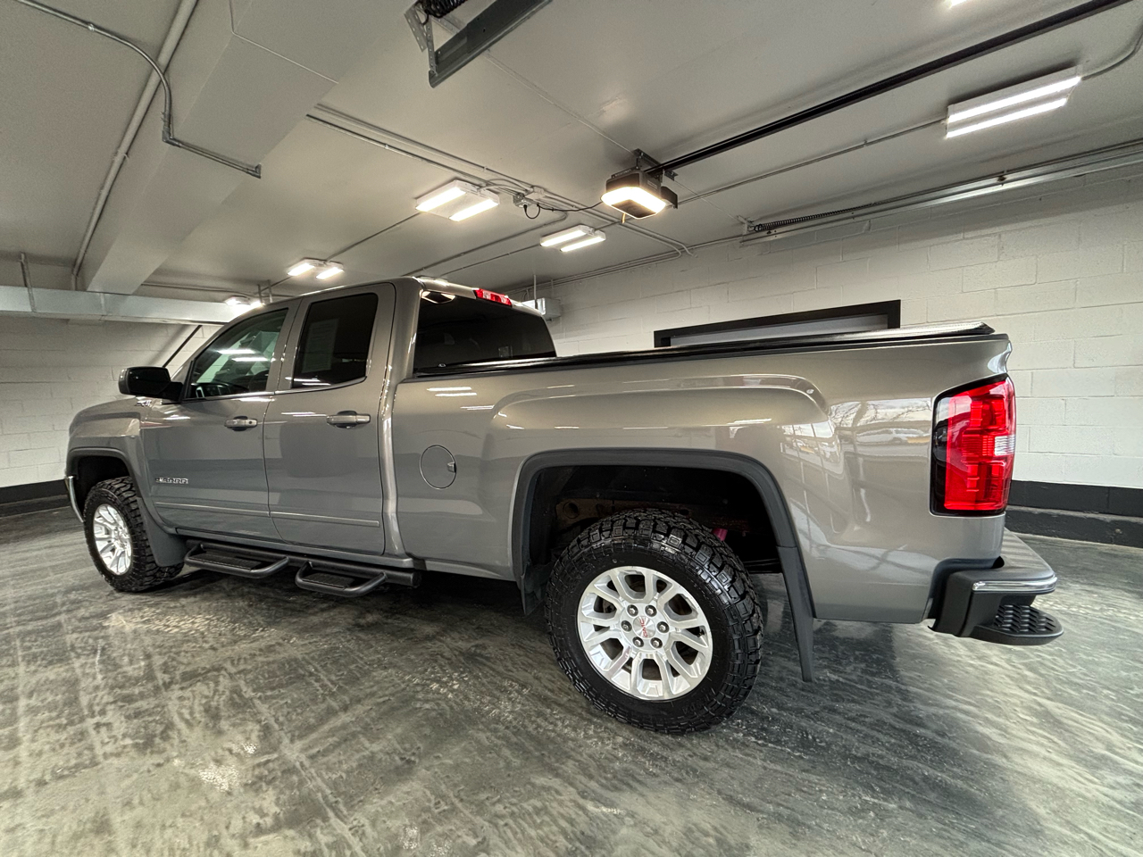 GMC Sierra 1500 4WD Double Cab 143.5" SLE 2017