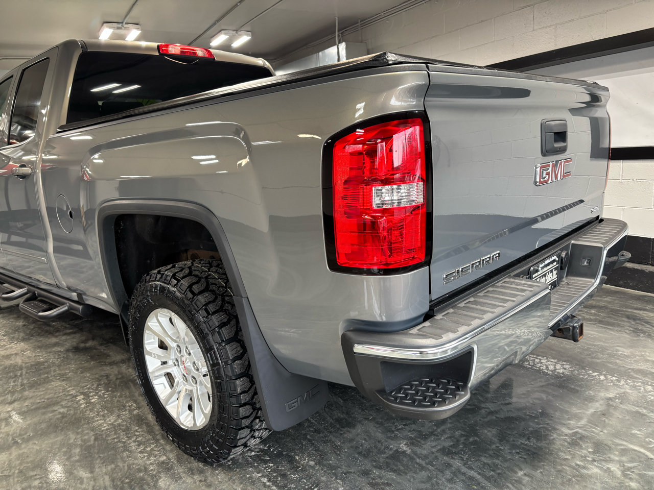 GMC Sierra 1500 4WD Double Cab 143.5" SLE 2017