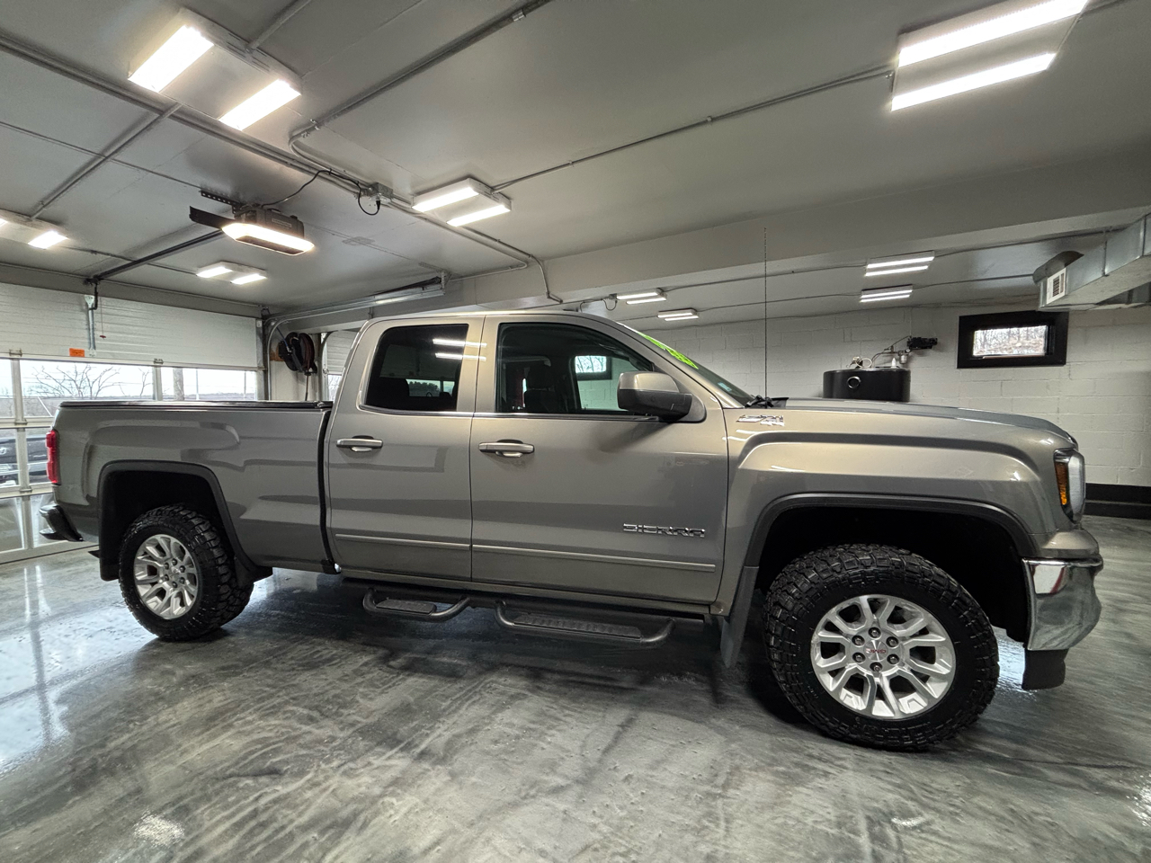 GMC Sierra 1500 4WD Double Cab 143.5" SLE 2017