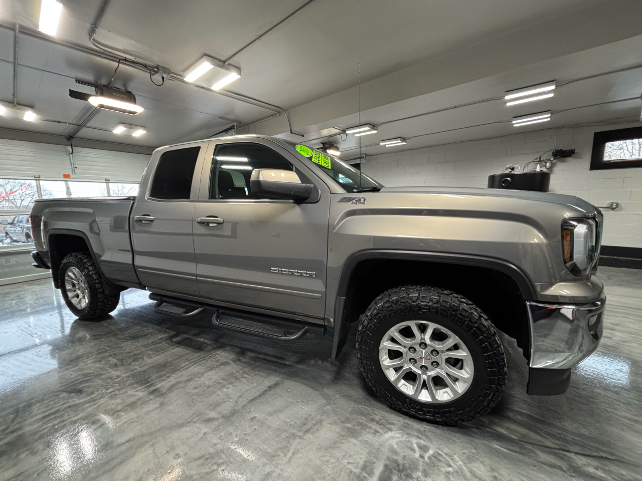 GMC Sierra 1500 4WD Double Cab 143.5" SLE 2017